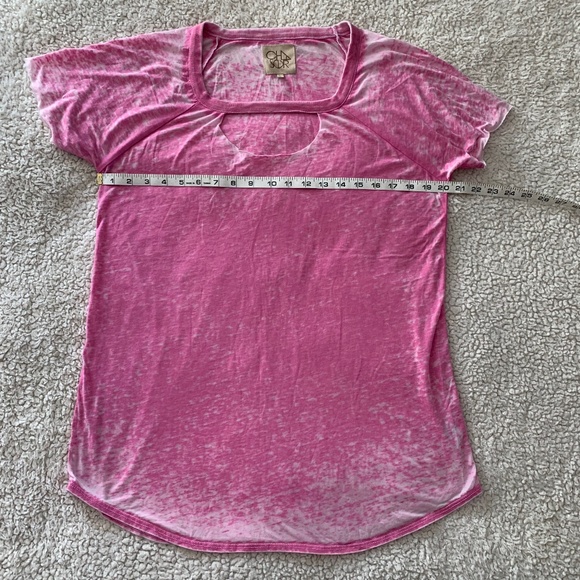 Chaser short sleeve tee-shirt with cut out size large. EUC - Picture 3 of 6